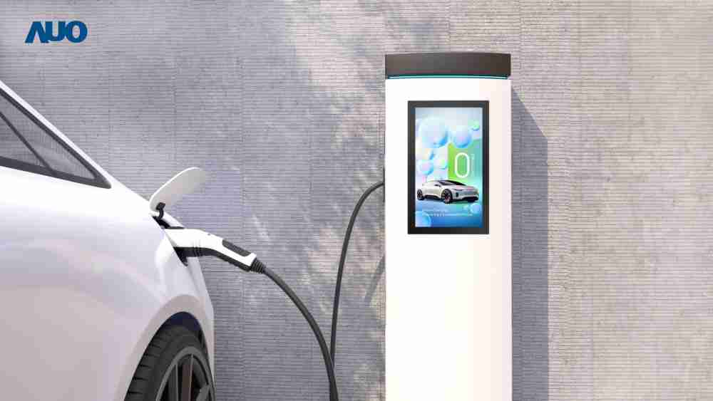 友達〝EVSE車用充電樁解決方案〞專為電動汽車充電樁設計，，具有高亮度、、、、克服戶外艱難環境的耐溫、、、耐紫外線等特性，，，，並搭載散熱性及擴充性強的高效能工業電腦，，，可實現人機互動訴求，，如資訊顯示、、、、支付等應用